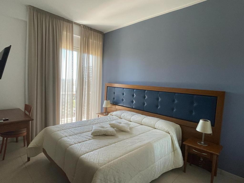 Hotel Posidonia Porto Cesareo Bagian luar foto