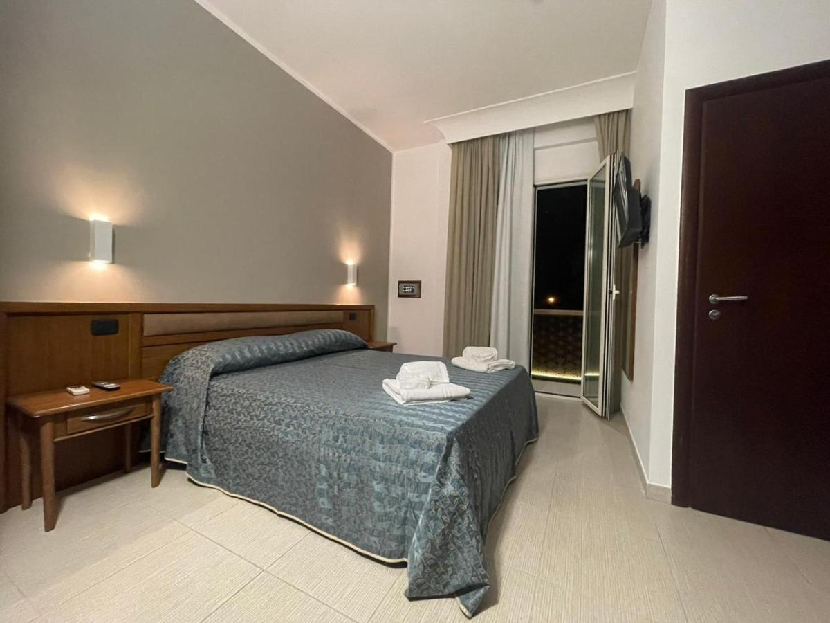Hotel Posidonia Porto Cesareo Bagian luar foto
